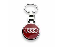 Přívěsek na klíče Audi červený
